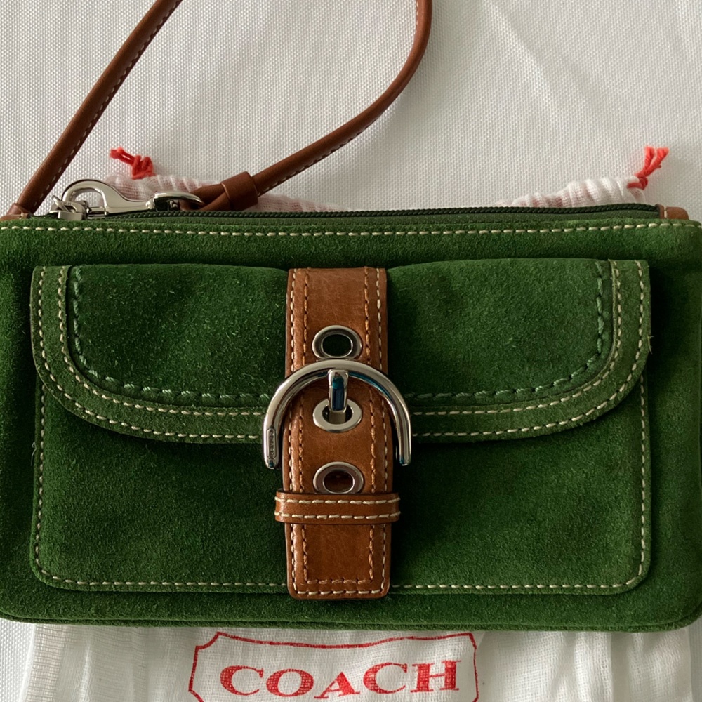 y2k Rare Vintage Green Suede COACH  SoHo Buckle Wristlet Wallet One Owner Clean - Picture 5 of 5